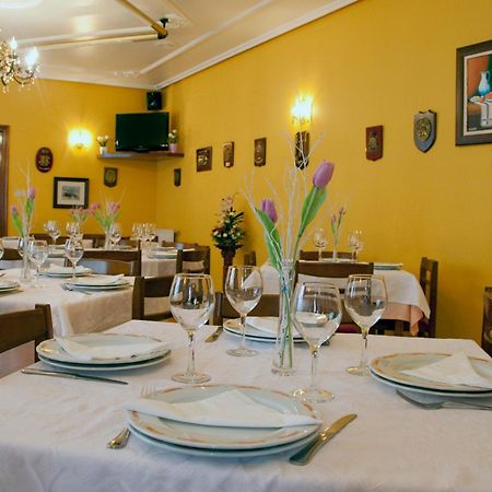 Hostal Restaurante La Cepa Carino Exterior photo